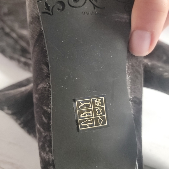 Brenda Zaro, Grey Crushed Velvet Suede, OTK Boot, Size 40 (81/2-9) - Picture 2 of 6